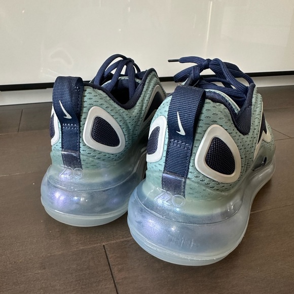 Nike Air Max 720 Women’s Sneakers - Picture 7 of 8